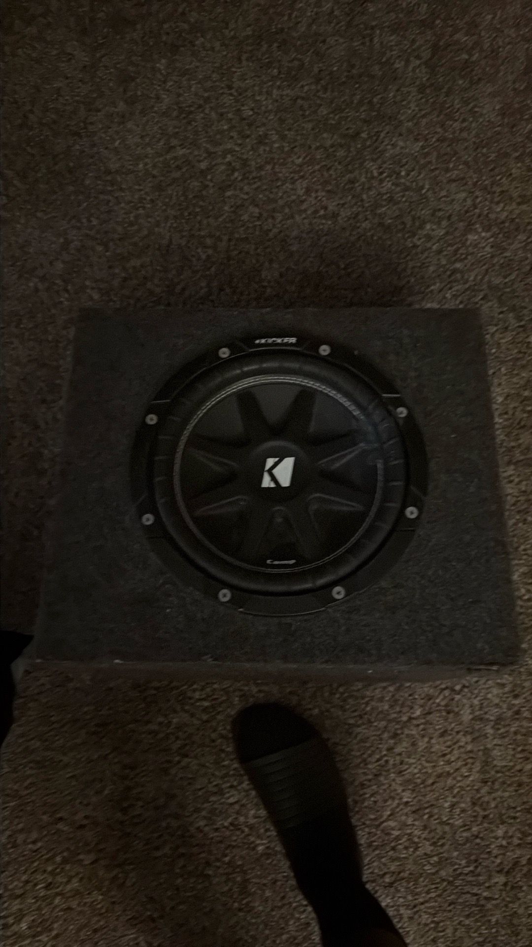 Small kicker box with speaker