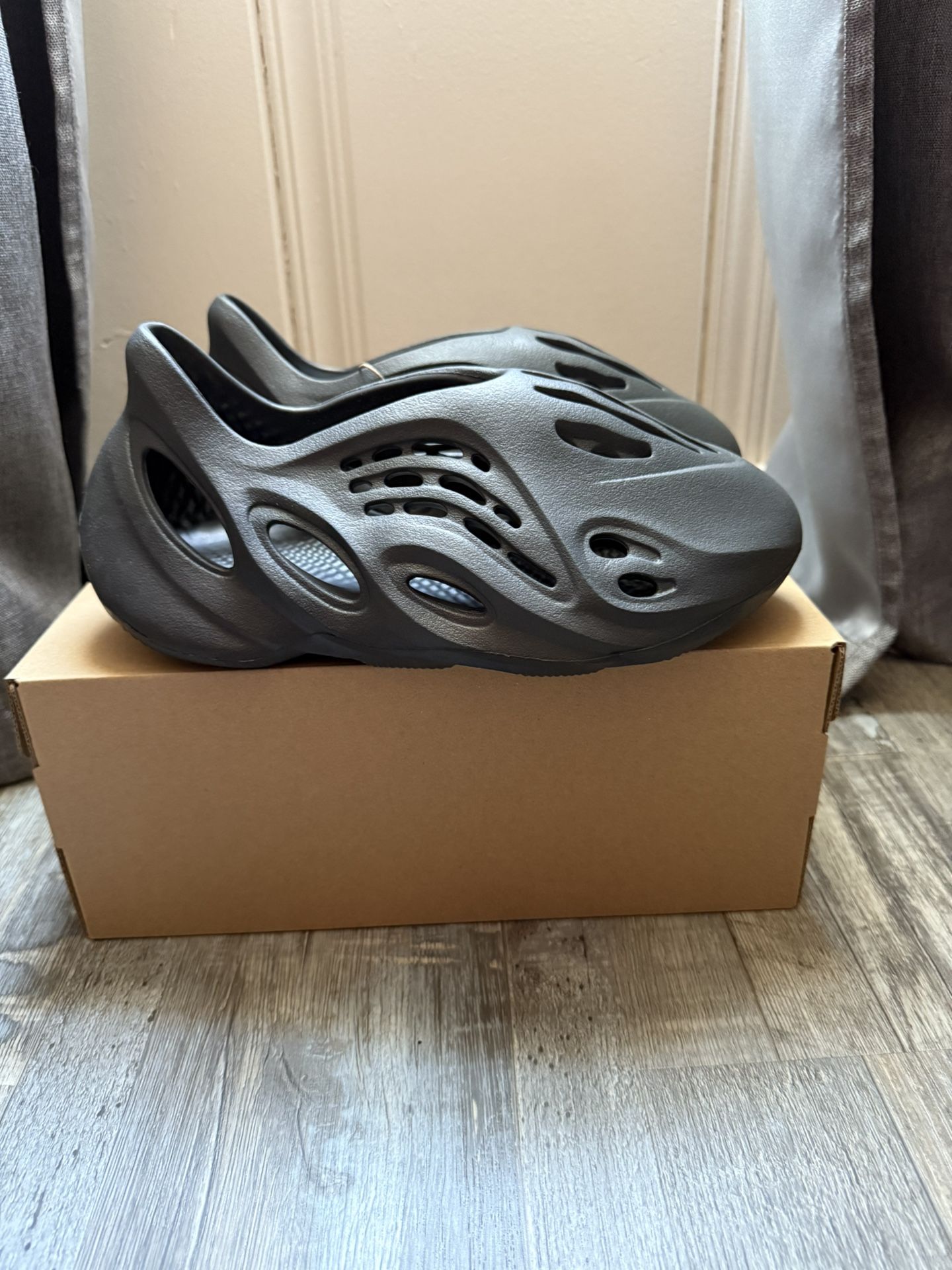 Foam Rnnr Onyx Size 7