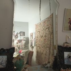 LARGE VINTAGE MIRROR(HEAVY)