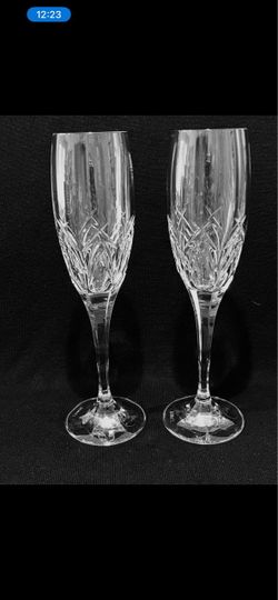 Vintage Towle Czech Crystal 2 Champagne Flutes 10” Tall. Beautiful famous Czech Crystal glasses are in excellent condition, Signed on Bottom.
