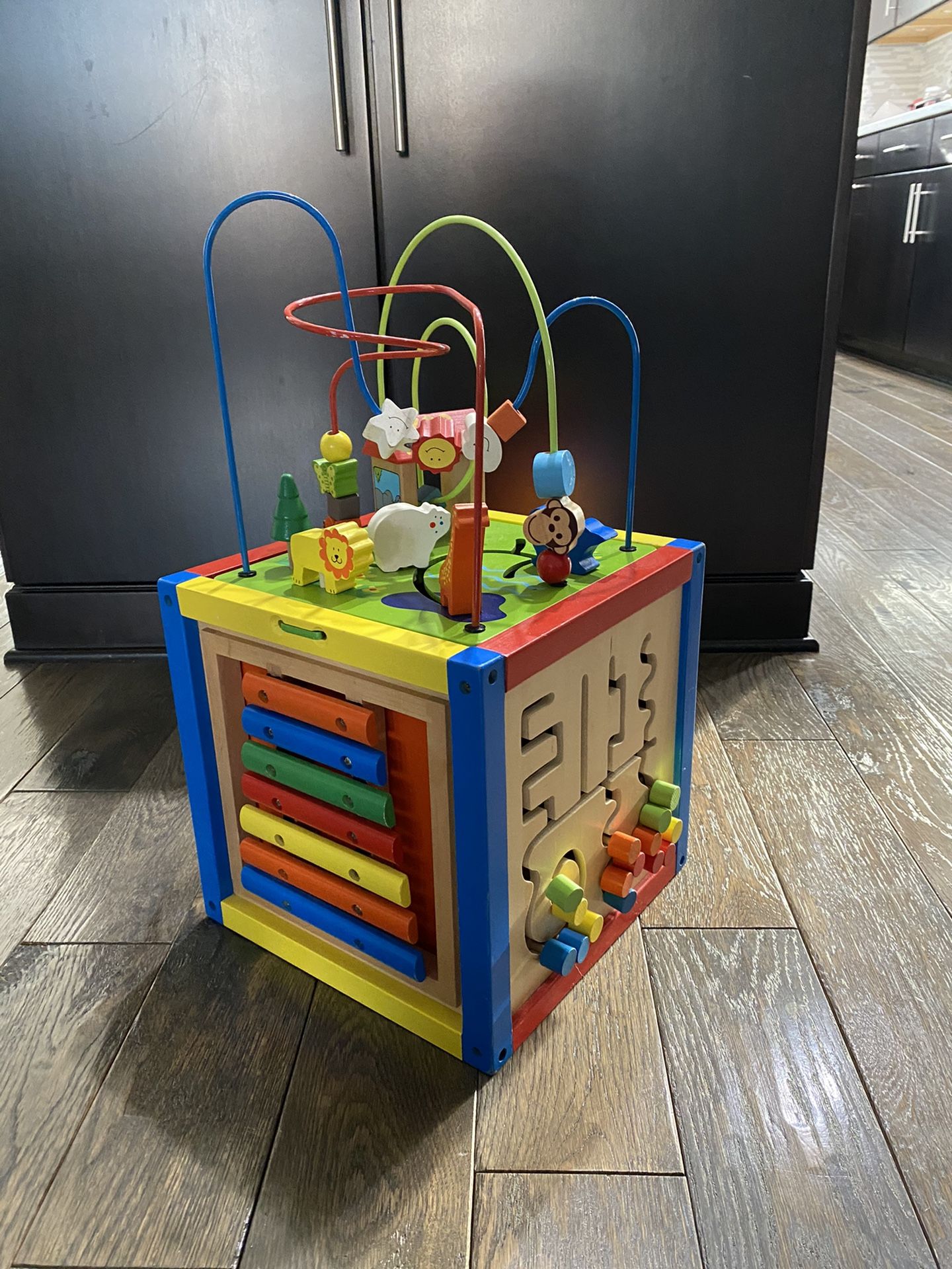 Kids activity play cube