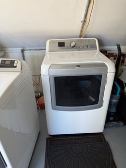 Gas Dryer – Like New! – $200