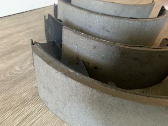 Brake shoes 1999 Chevy
