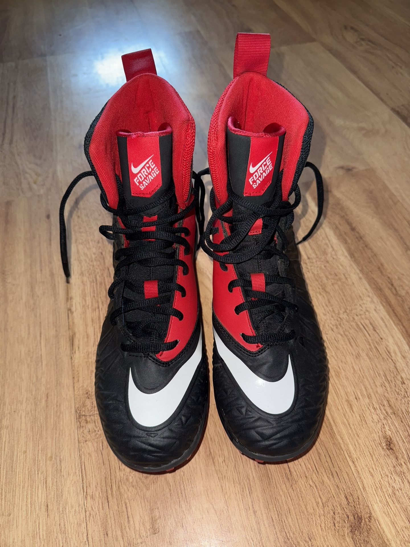 NIKE 880140 UNIVERSITY RED NIKE FORCE SAVAGE VARSITY SIZE US CLEATS