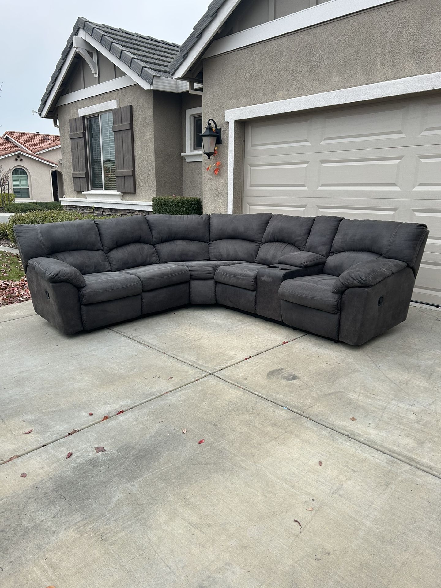 Beautiful Reclining Microfiber 2pc Sectional (Delivery Available)
