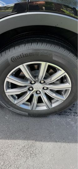 Cadillac XT4 rims and tires