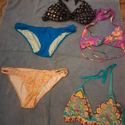 VICTORIAS SECRET SIZE MEDIUM  LOT