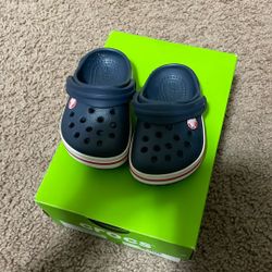 Crocs Toddler size C4