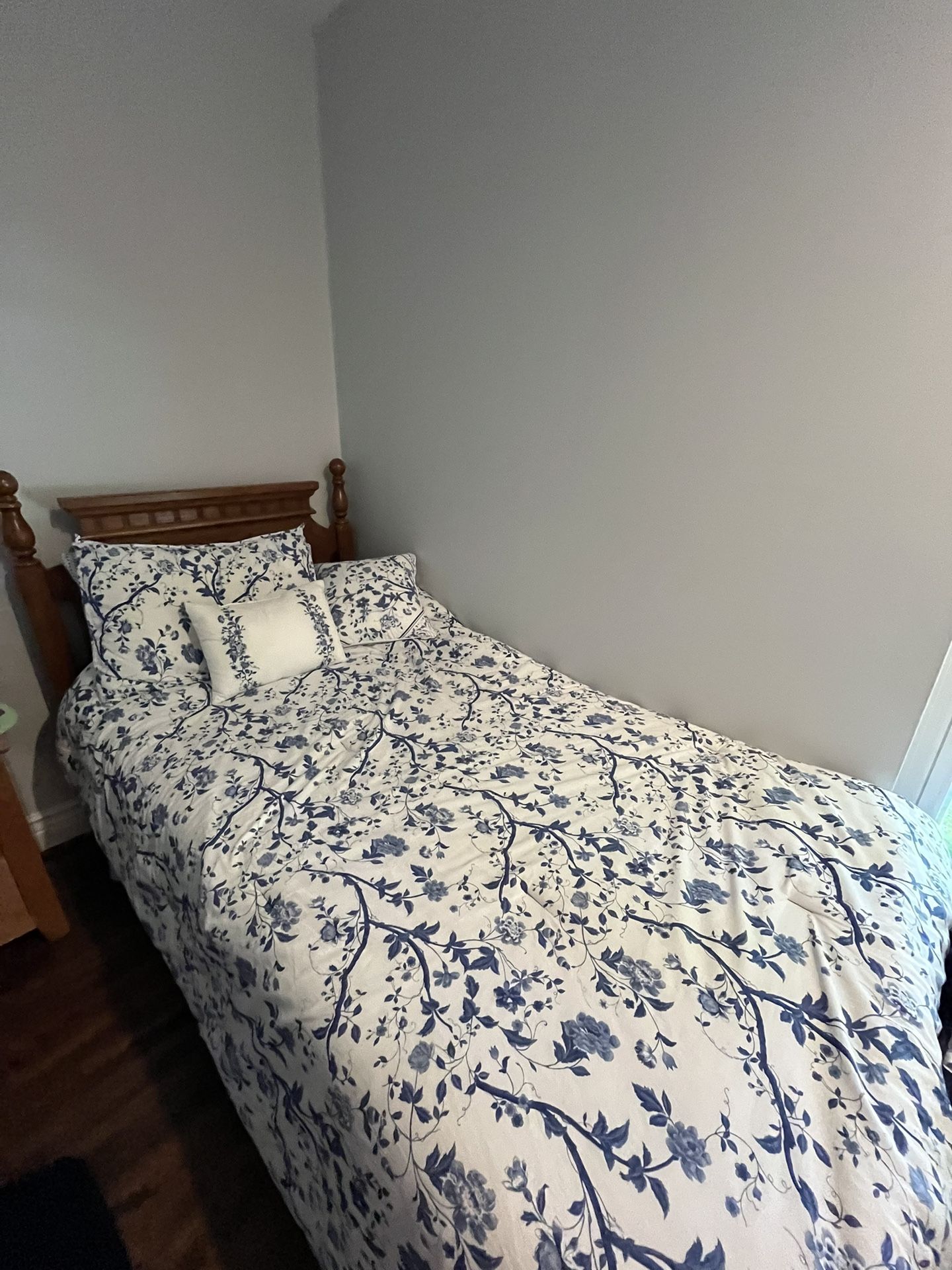2 Wood Headboard Twin Beds . Great Condition. Mattress Included