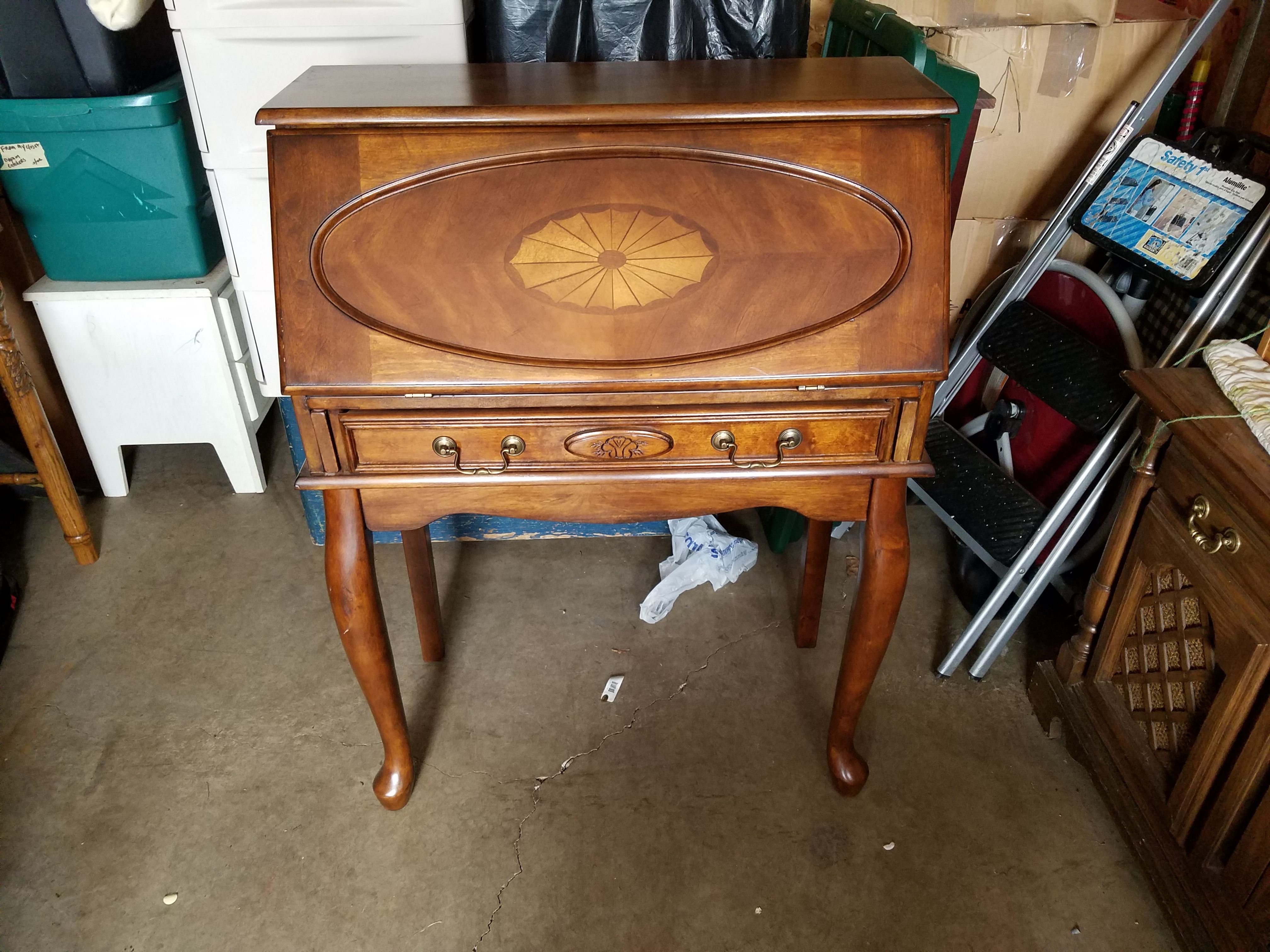 Ashley h217-19 Glen Eagle Secretary Desk