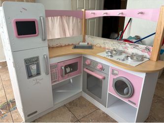 Kid Kraft kitchen
