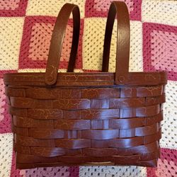 Gerald E Henn Old Time Picnicking Basket, 17 3/4” X 12 3/4” X 9 1/2”