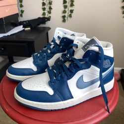 Jordan 1 Mid