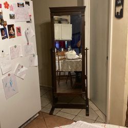 STAND JEWELRY AND MIRROR