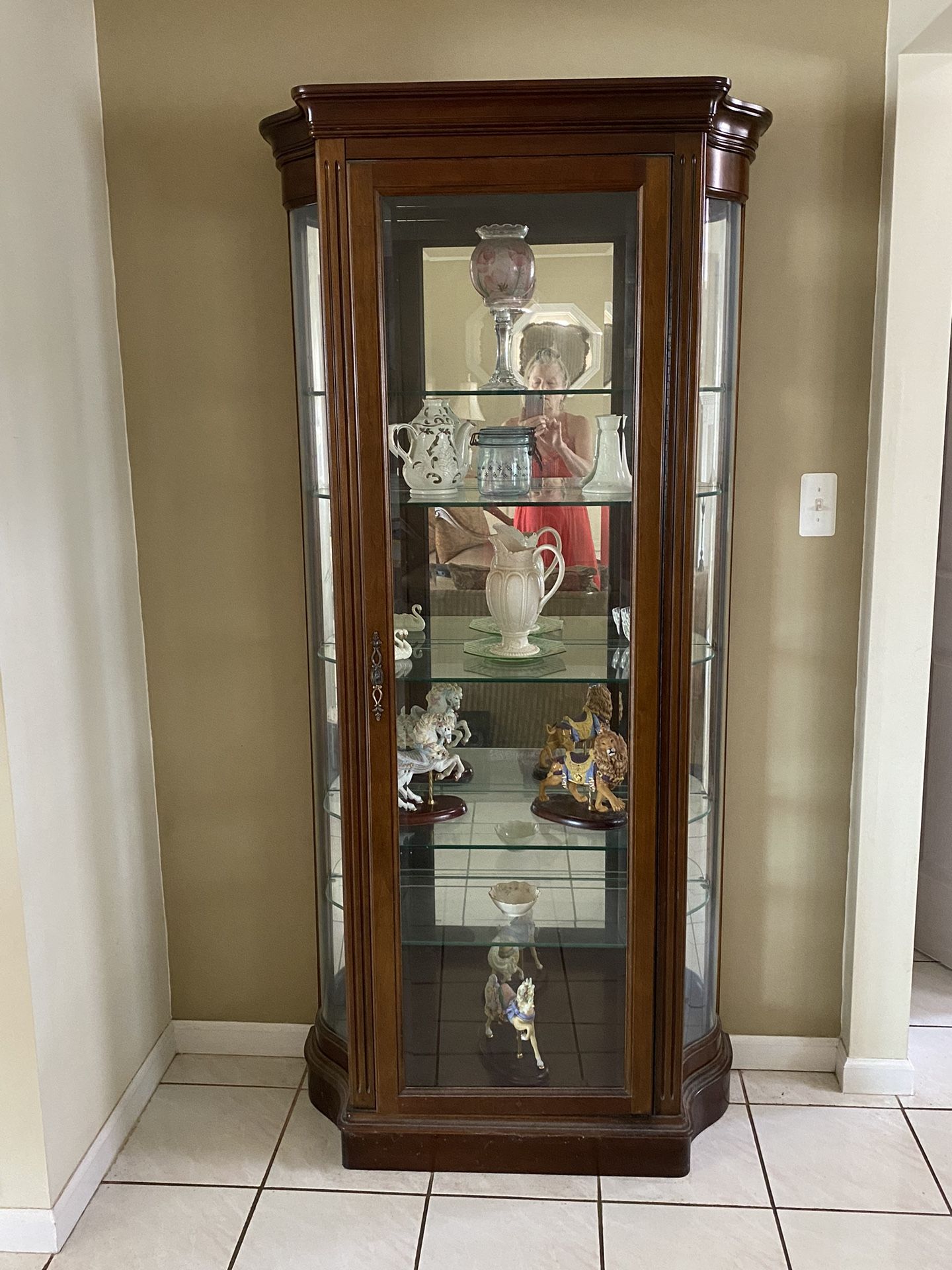 THOMASVILLE VILLA CAPRI CURIO CABINET