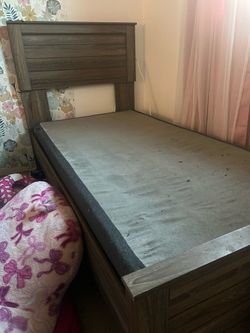 Twin Bed w/ box spring
