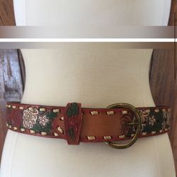 VINTAGE COWGIRL BELT