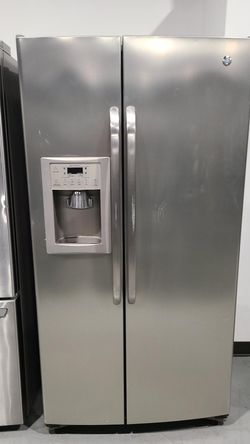 GE Side-by-Side Stainless Steel Refrigerator Fridge
