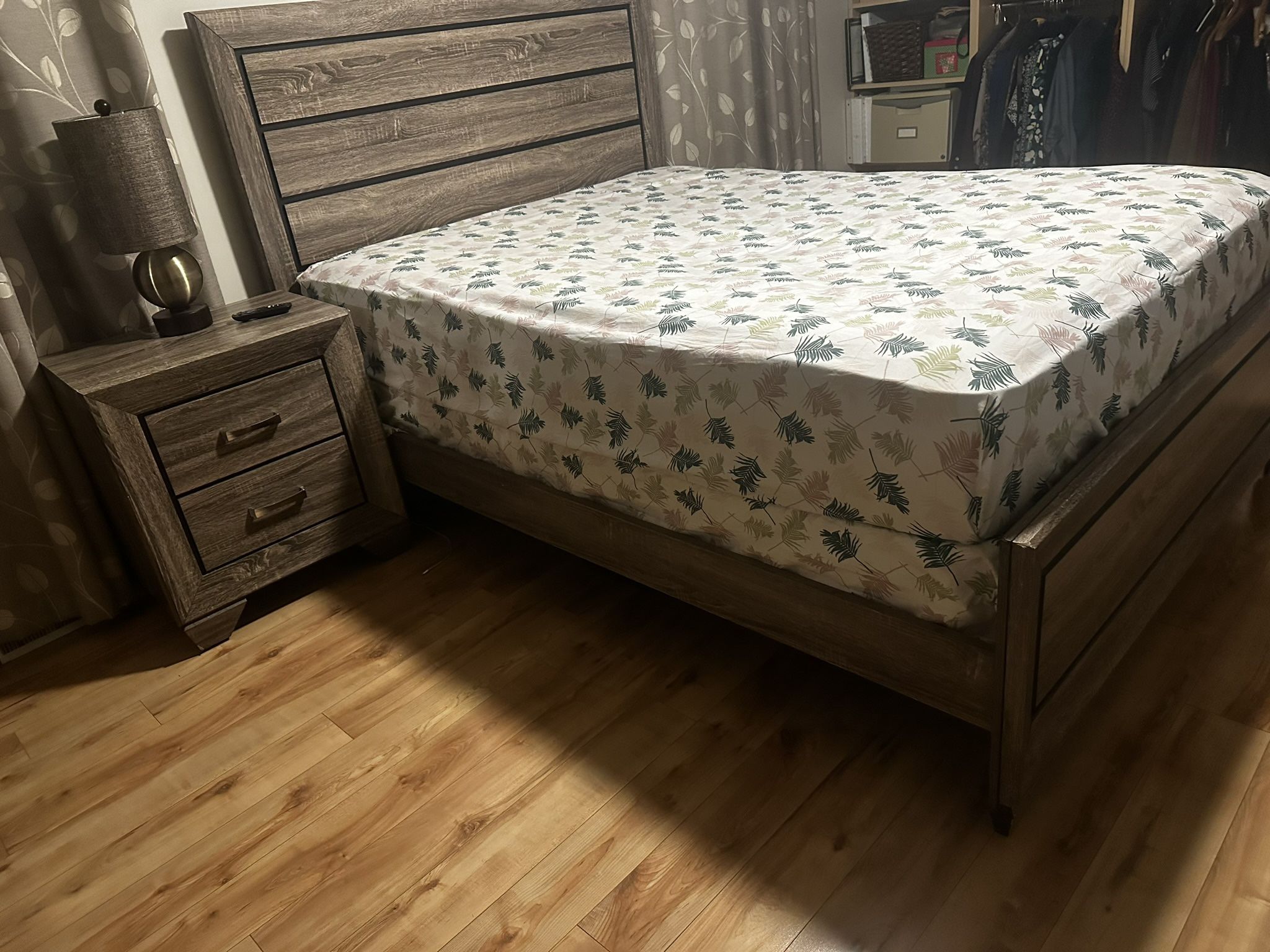 Queen size bedroom set