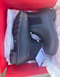 Size 8 Hunter Chelsea Rain Boots Black