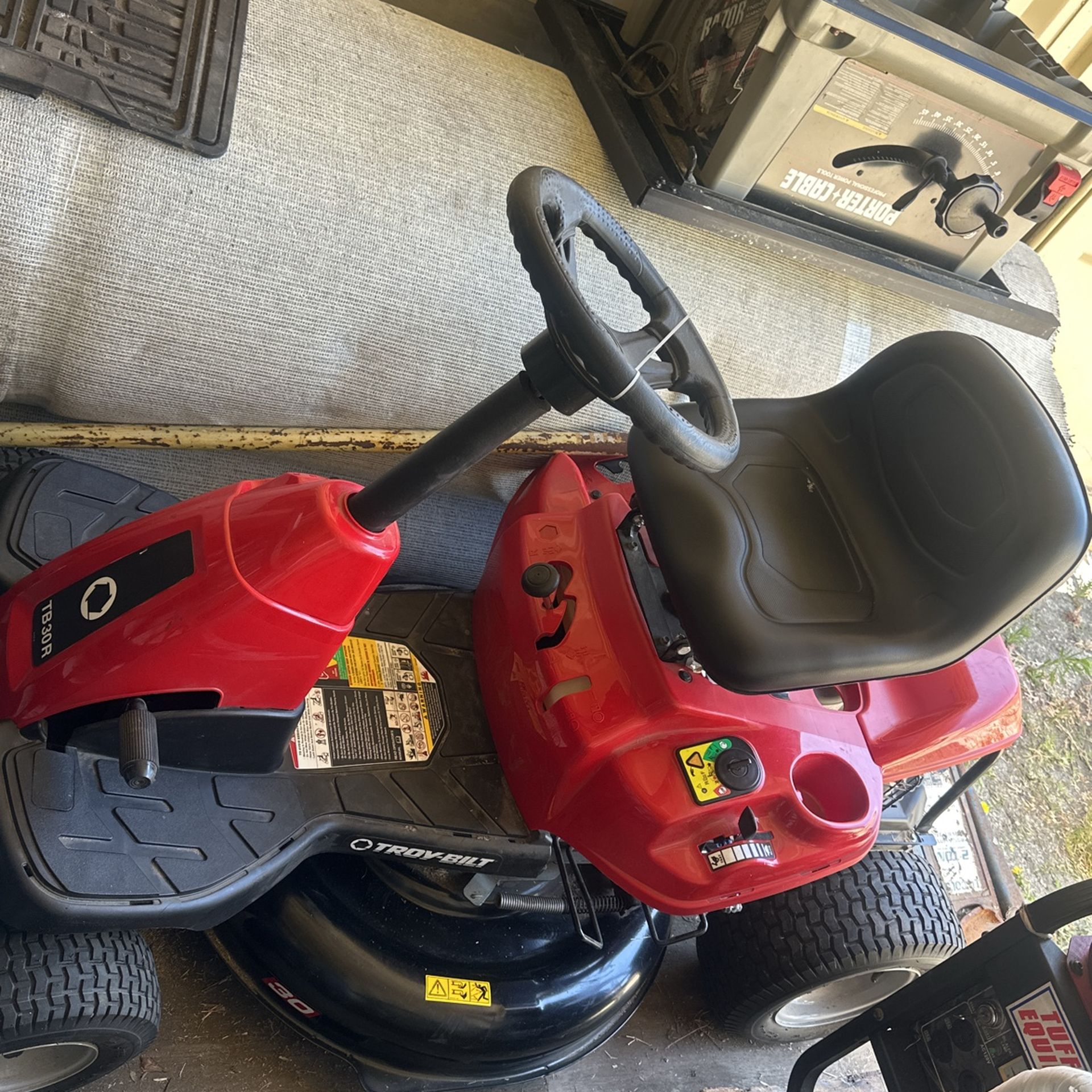 Lawn Mower with Briggs & Stratton Engine, TB30B