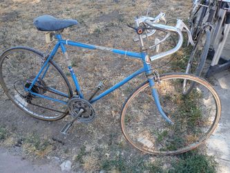 3 Vintage 80s Road bikes (Barn Find)