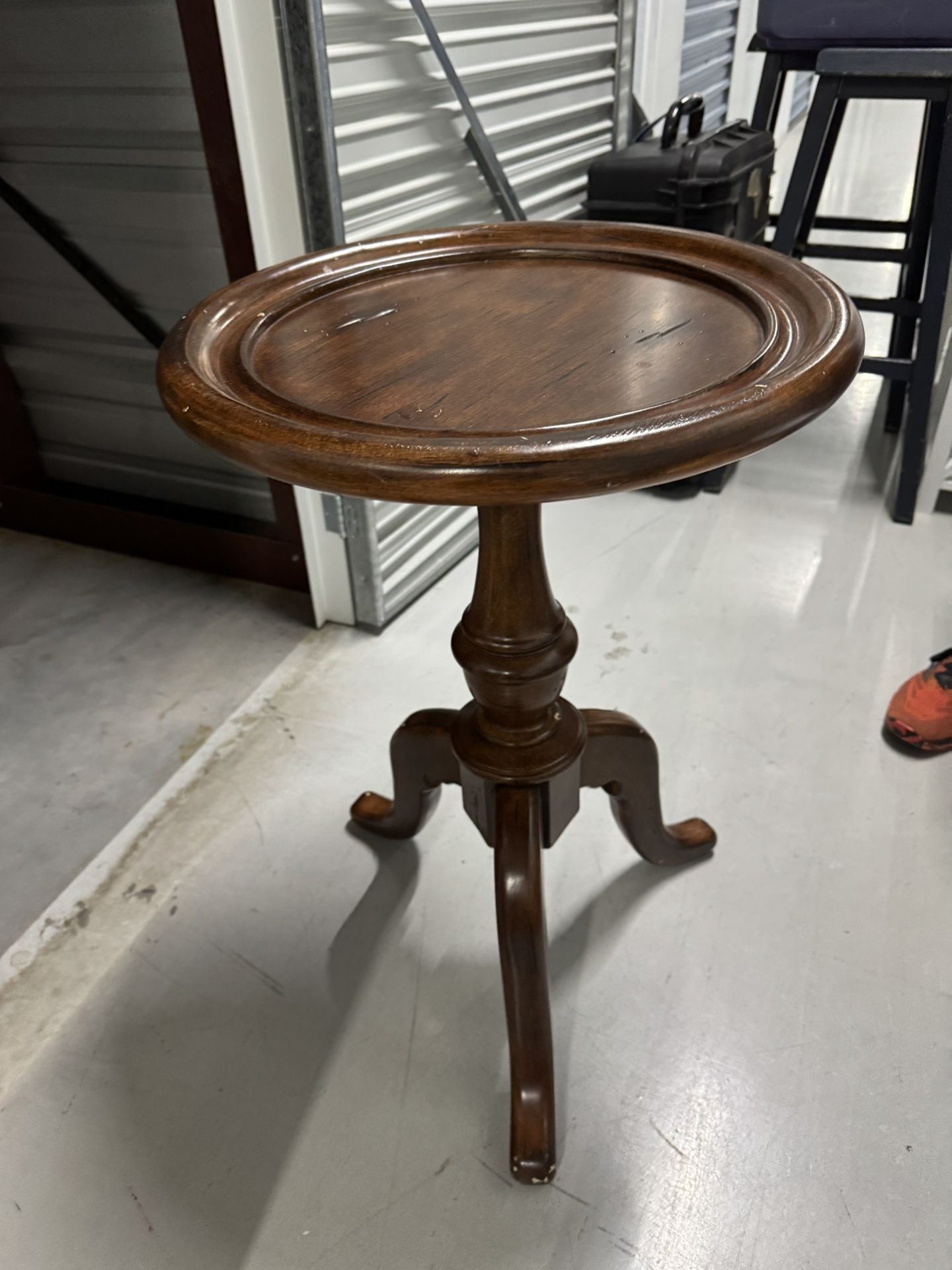 Round Side Table