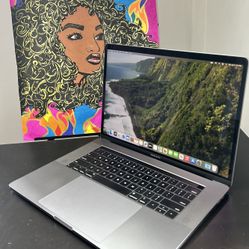 15 Inch MacBook Pro 💻 Touchbar i7 - 32gb Ram -  256gb SSD