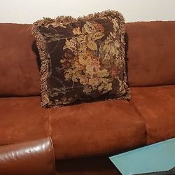 MUST GO IM MOVING Sofa And Love Seat  And Recliner 