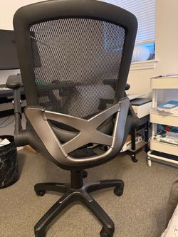 Ergonomic Mesh Office Chair – Adjustable – Black