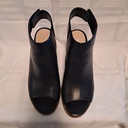 206 COLLECTIVE BLACK PEEP TOE BOOTIES