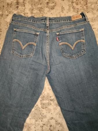 Woman's Levi Jeans! Excellent Shape! Size 12