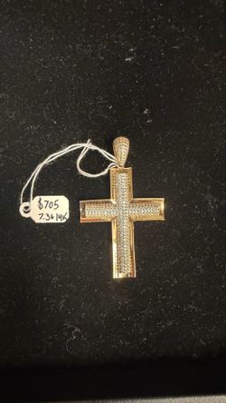 14k cross pendant 7.3g/ Natural diamonds