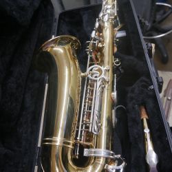 SELMER SAXAPHONE AS600 PRE OWNED W CASE 886907-1