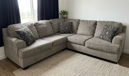 Sectional couch 🛋️