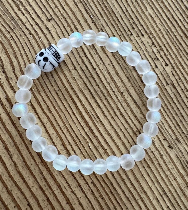 Handmade Glowing Moonstone Skull Frosted Beaded Bracelet Healing Woman Stretch Bracelet
