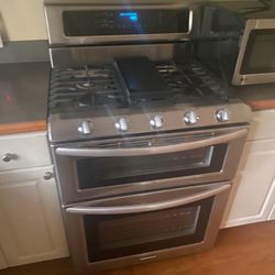 Kitchen Aid.    Double Oven. Dual Fuel