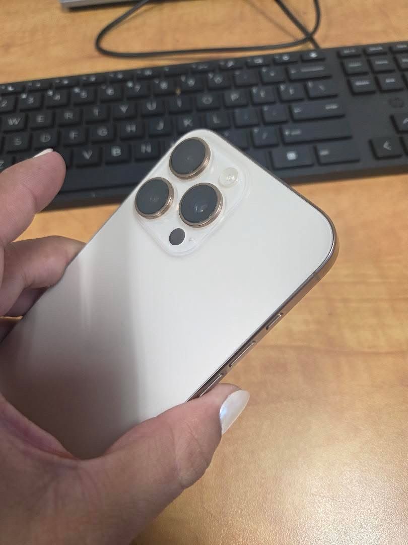 Unlocked iPhone 16 Pro Max