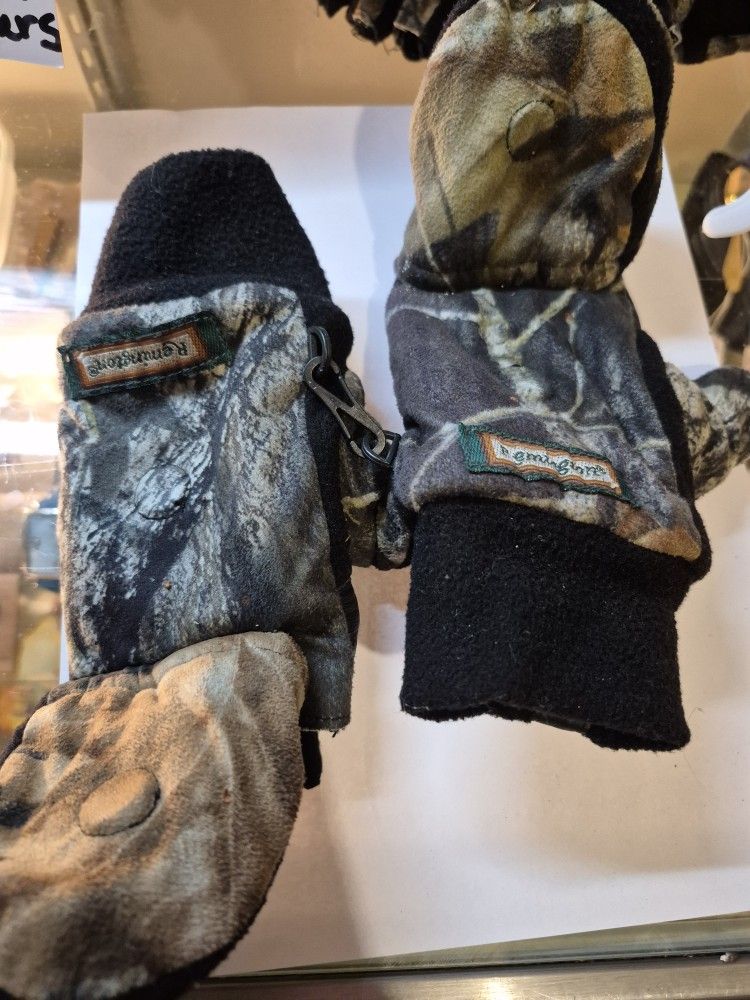Youth size 6/7 REMINGTON Camo Thermal Insulated Gloves