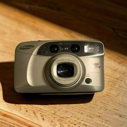 Samsung Slim Zoom 290G Auto Focus 35mm Film Camera from 1990s - Untested