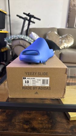 Yeezy Slide Azure