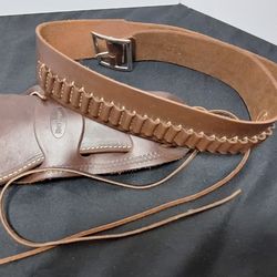 Like NEW High Quality .22 Revolver Holster & Cartridge Belt only