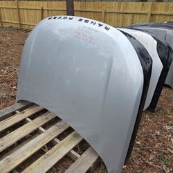 2018-2022 RANGE ROVER VELAR FRONT HOOD GOOD CONDITION COMPLETE