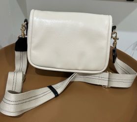 Universal Thread Ivory Shoulder Bag with Cross-Body Strap and Gold Hardware