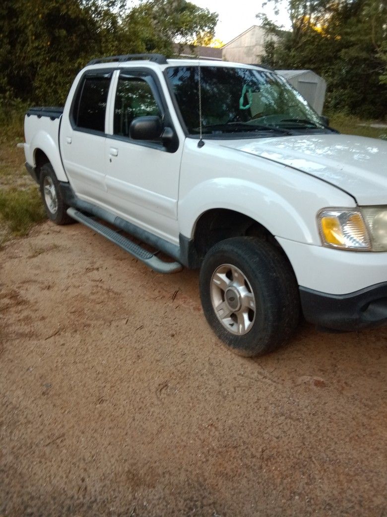 2004 Ford Explorer