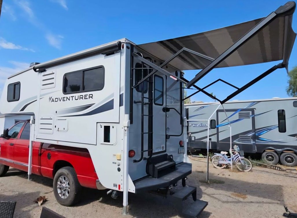 2021 Adventurer 89RBS