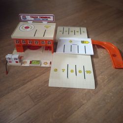 Vintage 70s Truck Terminal and Service Center by Road Champs. All plastic. 
