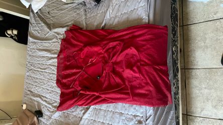 Red flowy dress. (M) masquerade ball event