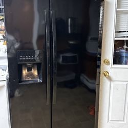 Kenmore, Black Side By Side Refrigerator 