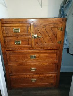Free wooden dresser